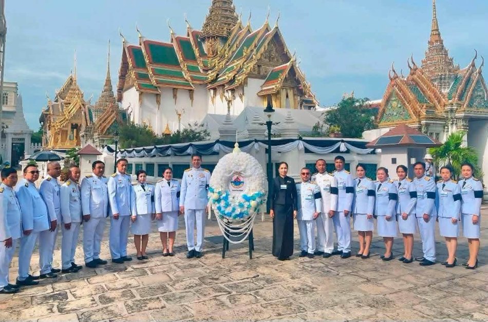 เข้าร่วมถวายสักการะพระบรมศพสมเด็จพระนางเจ้าสิริกิติ์ พระบรมราชินีนาถ พระบรมราชชนนีพันปีหลวง